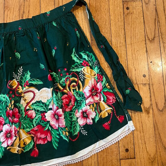 Handmade Christmas Seasonal Green Floral Holly Musical Violin Print Half Apron - Picture 4 of 6